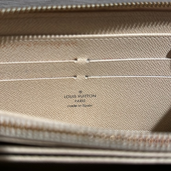 Louis Vuitton Damier Azur Zippy Wallet - Picture 9 of 10